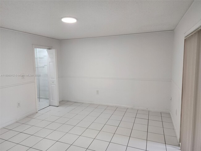 Photo - 10879 NW 7th St Unidad 21-34