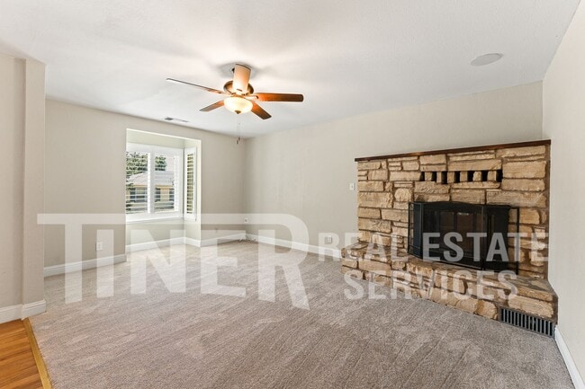 Photo - 705 Orange Grove Way