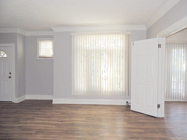 Photo - 3238 Euclid Heights Blvd Unidad 1st Floor