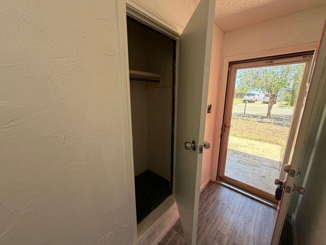 Photo - 3 BED/2 BATH/2 CAR GARAGE: AVAILABLE NOW!!