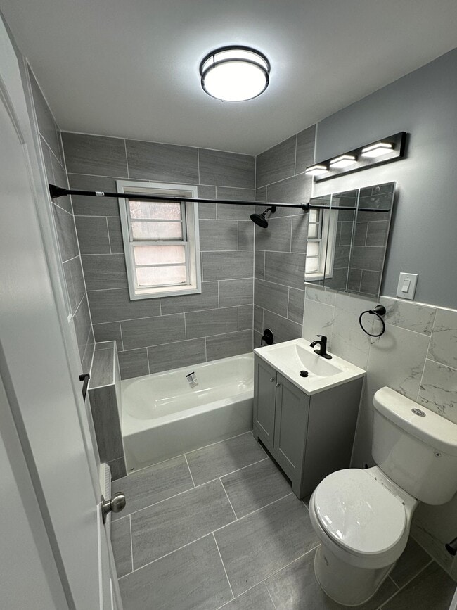 Photo - 128 E 7th St Unit 104