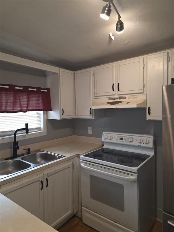 Photo - 3022 Deleuil Ave