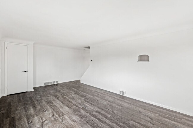 Photo - AVAILABLE AUGUST 1ST!! CHECK OUT THIS GORGEOUS 3 BEDROOM!