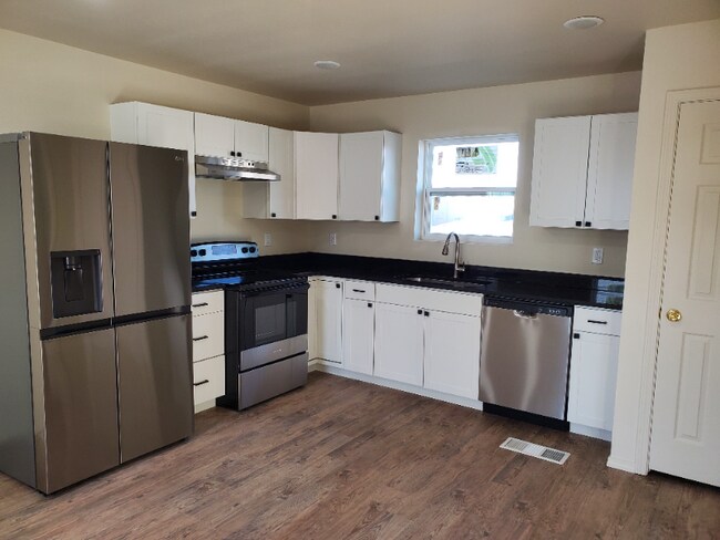 Photo - 105 N 28th St