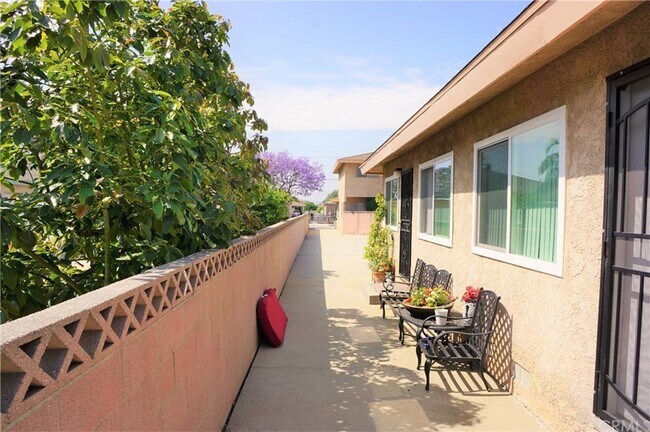 Photo - 4239 138th St Unit B