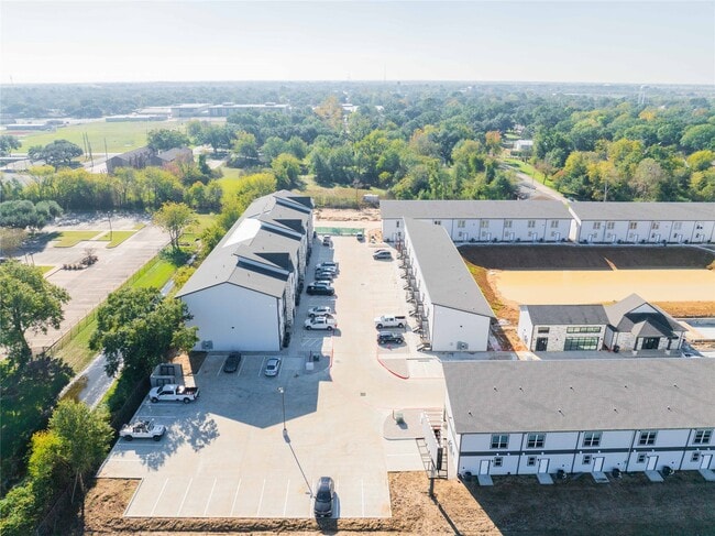 Photo - 2101 Reinke Rd Unidad 3112