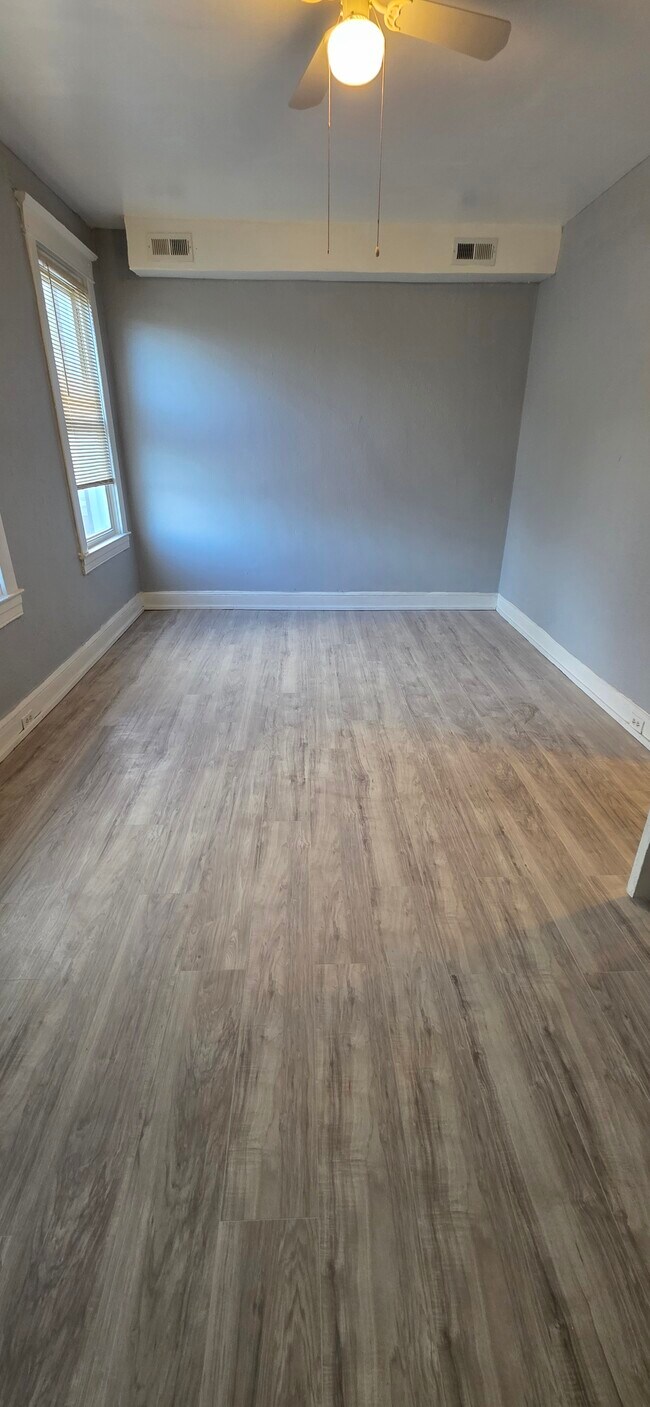 Photo - 3110 Oakfield Ave