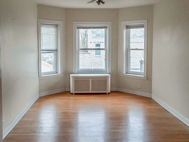 4851 N Paulina St Unit 4859-3A