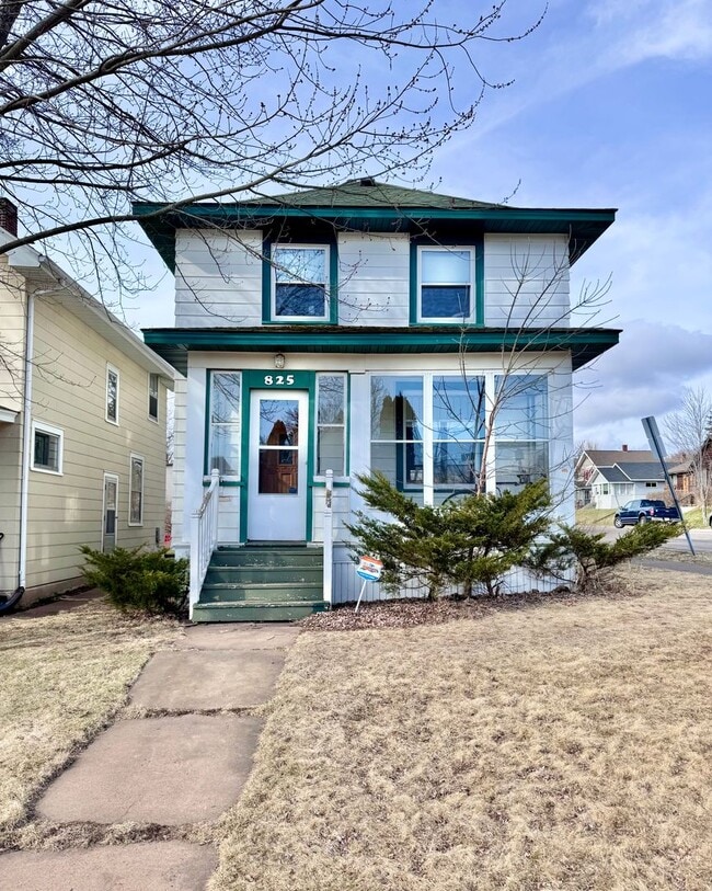 AVAILABLE NOW! - Gorgeous 3 Bedroom 1 Bath... - AVAILABLE NOW! - Gorgeous 3 Bedroom 1 Bath... Casa