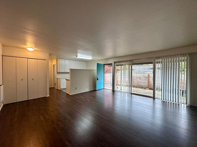 Photo - 2 Bed 1 Bath with Back Patio in Montavilla! Unidad H