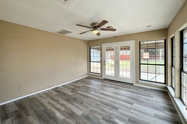 Photo - Beautiful 3 Bed 2 Bath in the Heart of Moore!