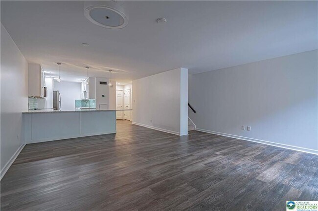 Photo - 77 W Broad St