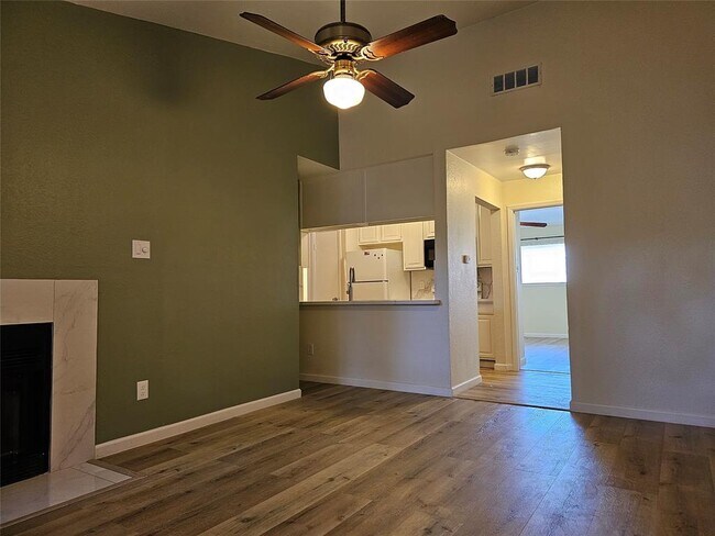 Photo - 806 W 24th St Unit 317