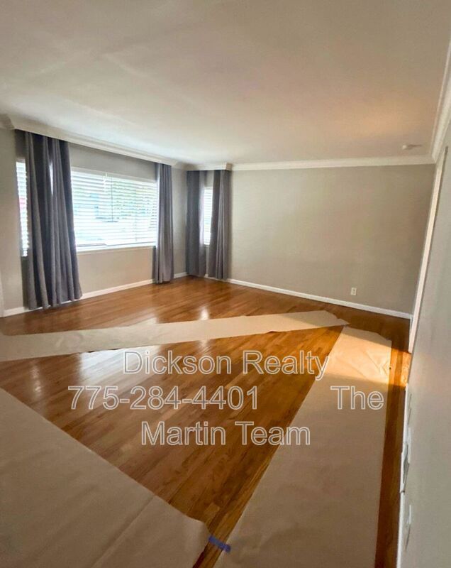 Photo - 320 W Plumb Ln