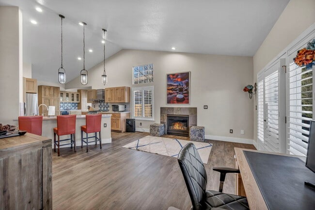 Building Photo - 6500 Brookview Cir Rental