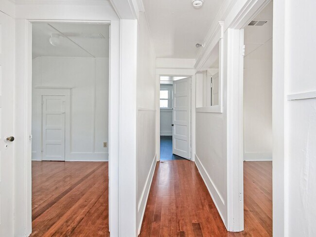 Photo - 5265 NE 14th Pl Unit Upper