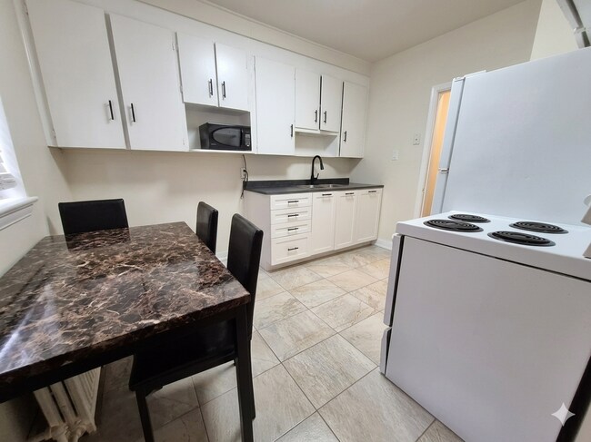 Photo - 104-1000 O Connor Drive East York ON M4B 2T3