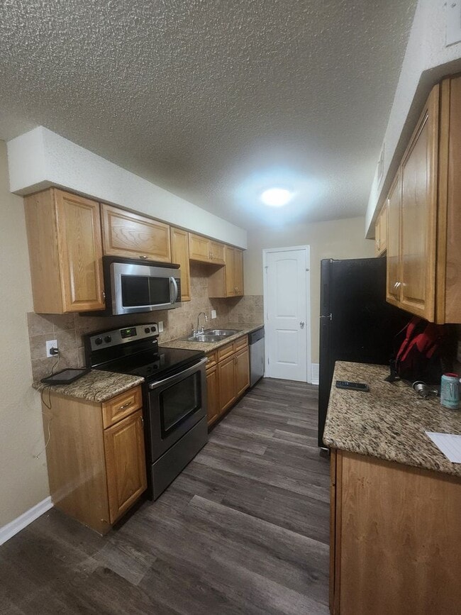 Building Photo - 2 Bedroom 2 bath  AQpartment Rental