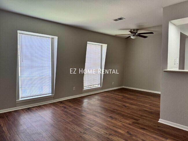 Photo - 2101 6th Ave N