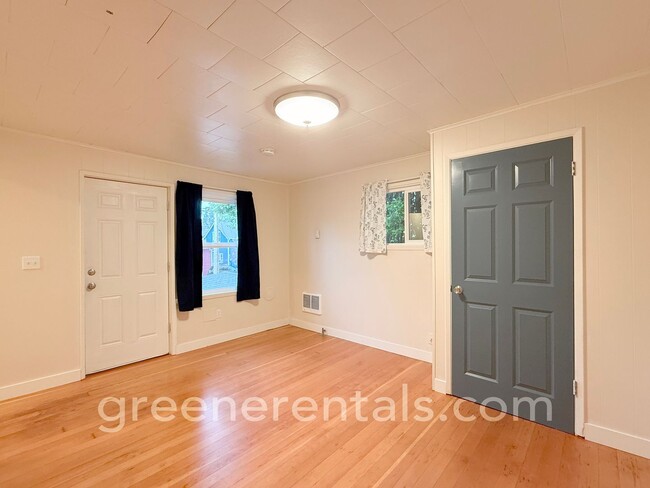 Photo - The Linn Apartments Unit 7