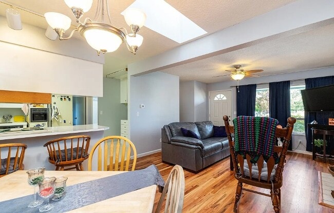 Photo - 804 SE 168th Ave