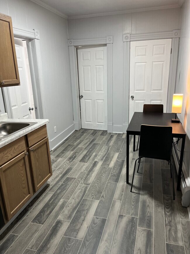 Photo - 207 S Mill St Apt 2