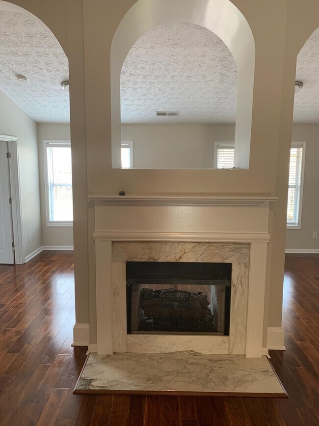 Photo - 1002 Simonton Glen Dr SE Casa