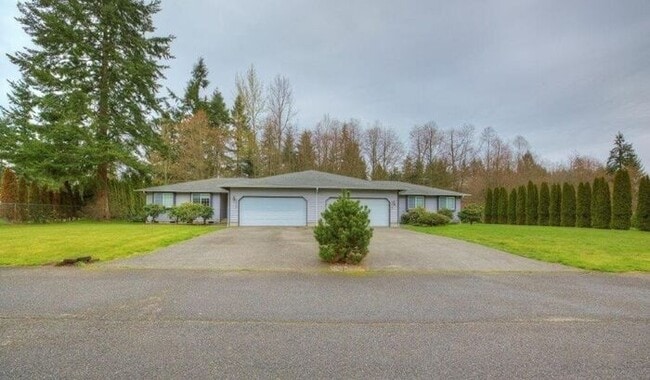 Building Photo - Puyallup 2 PLUS bedroom, 2 bath Large dupl... Rental