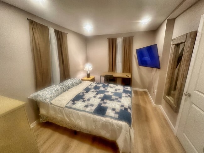 Building Photo - 614 Jamesville Ave