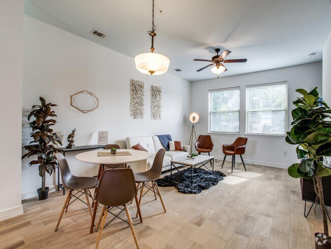 Building Photo - 501 W 30th St Unit ID1240255P Rental