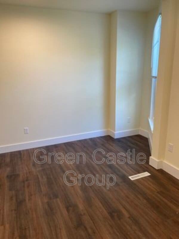 15 Hungerford Terrace Unit 2