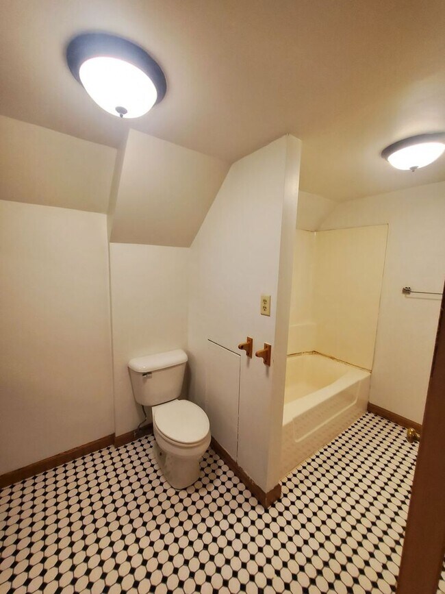 3630 E Plankinton Ave - 6 Unit