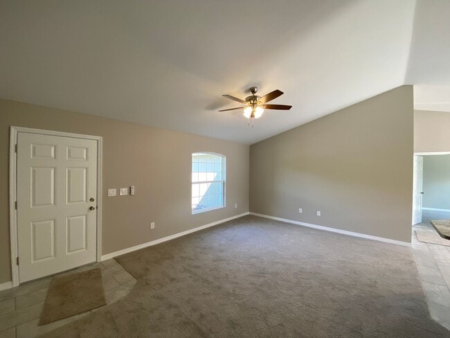 Photo - Desirable SE Ocala Neighborhood 3/2/2 *WON'T LAST*