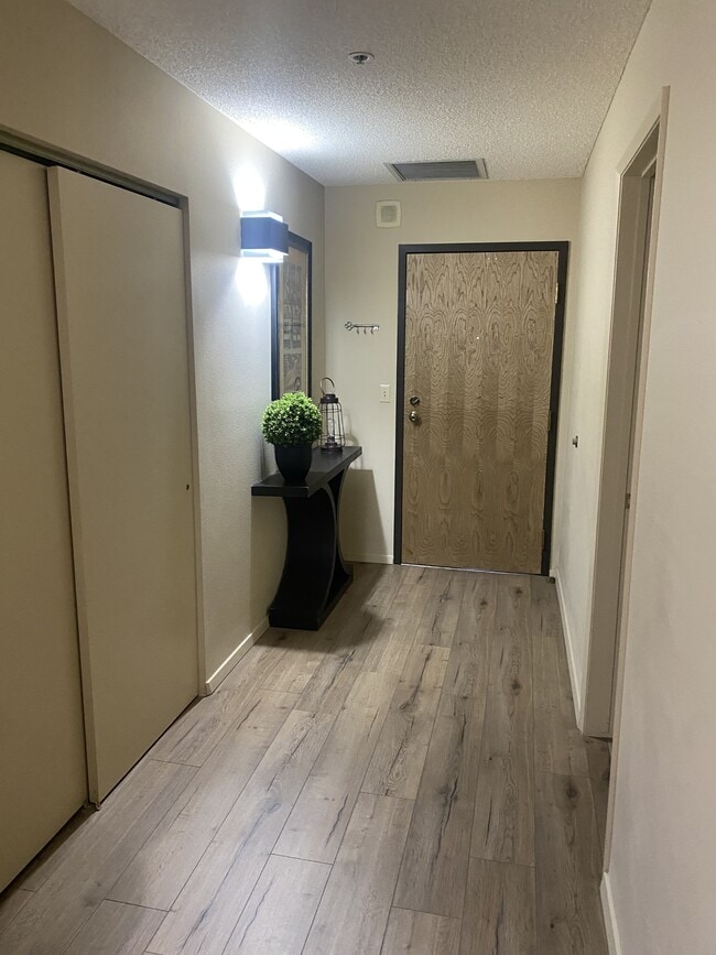 Photo - 301 North St