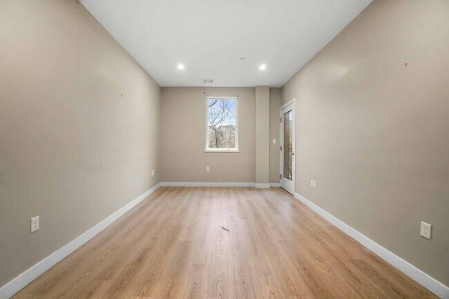 Photo - Walter Huntington Apartments