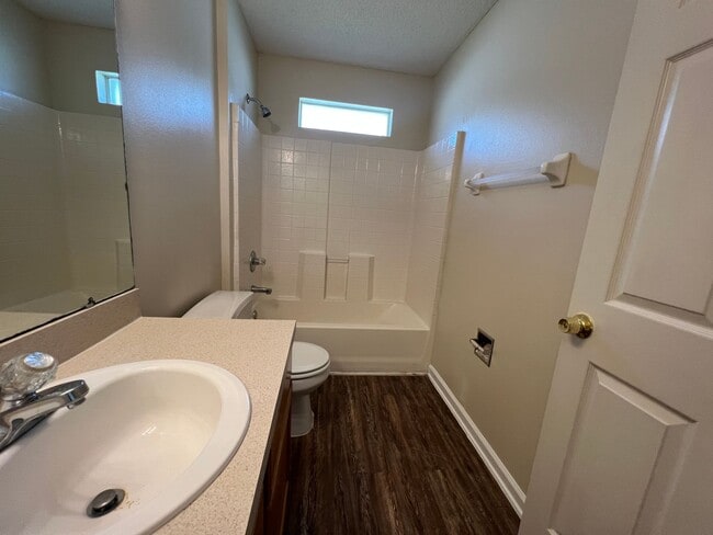 Photo - Comfortable 3-Bedroom Home with Garage – L...