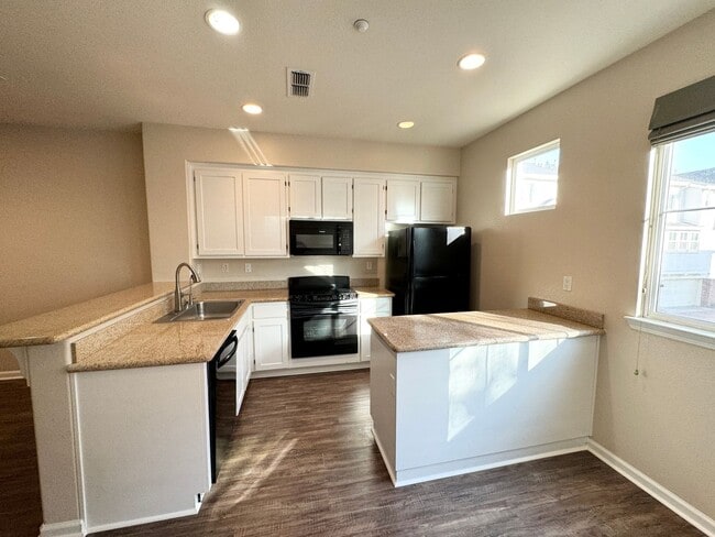 Photo - Perfect Shape Downtown Livermore Townhome ...