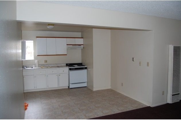 Interior - 8209 Broadway