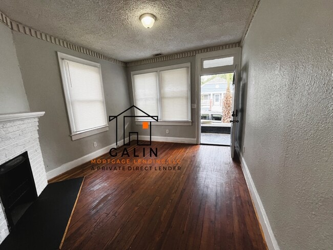 Photo - 2020 Harden St