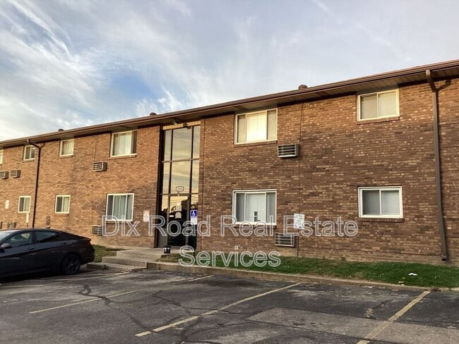 Photo - 430 Bellbrook Ave