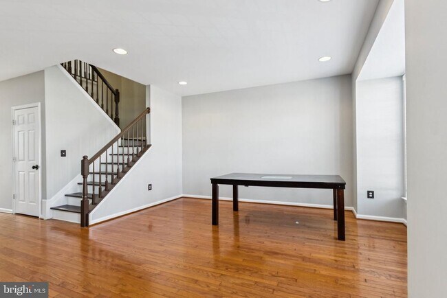 Photo - 120 Douglas Dr