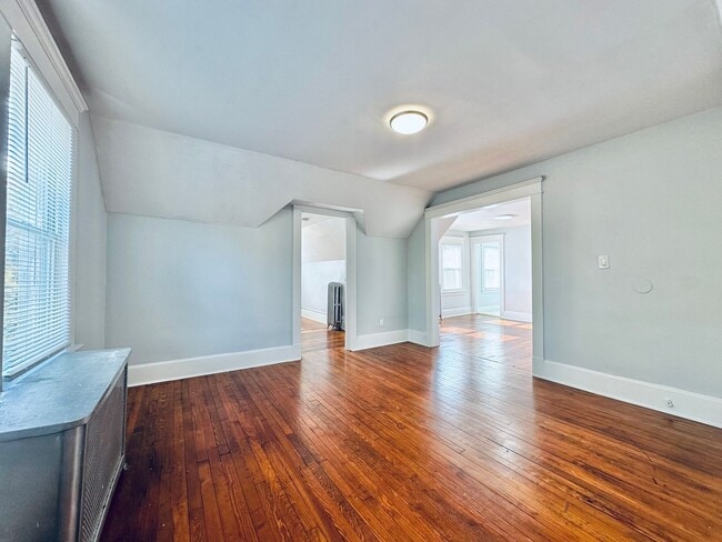 Photo - 62-64 Sheldon Terrace Unidad 64-3