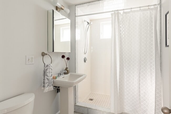 Photo - 58 Conwell Ave Unit #1