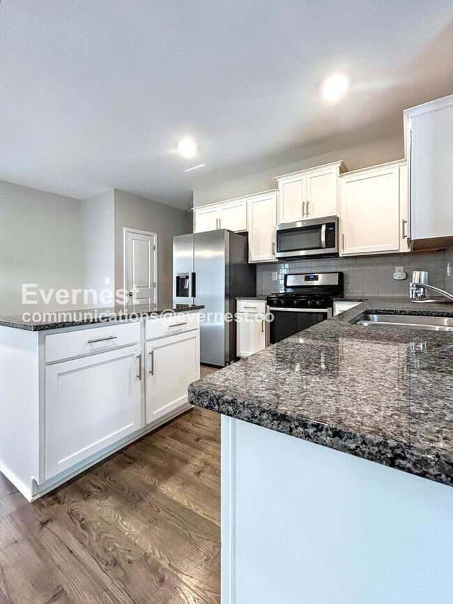 Photo - 160 Cherry Birch St