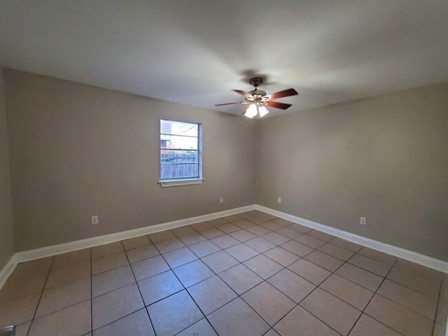 Photo - 3509 Golden Dr