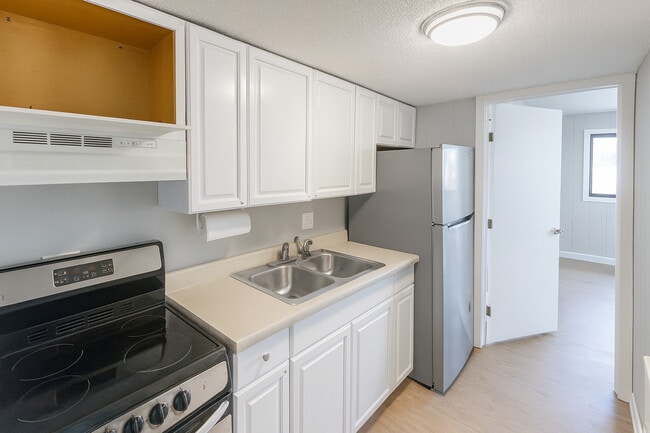 Building Photo - 420 W Washington Ave Unit 420A