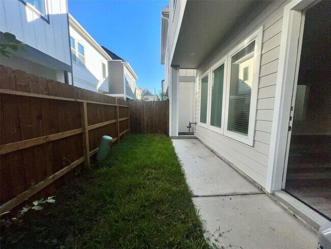 Photo - 6712 Parker Oaks Ln