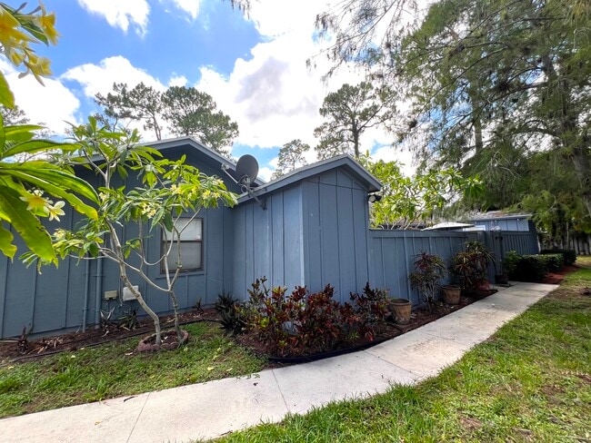 Photo - 1077 Goldenrod Rd