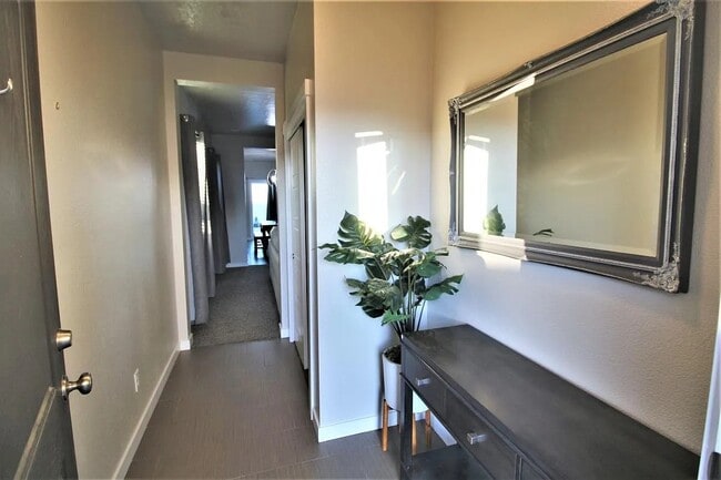 Photo - 119 S Baraya Way