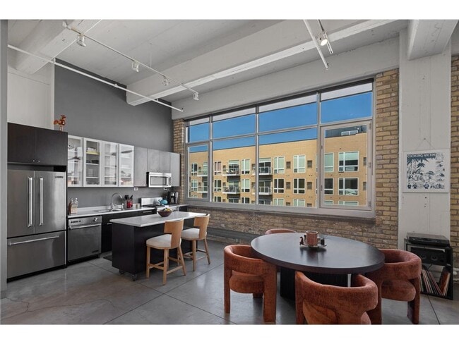 Building Photo - 700 N Washington Ave Unit 518